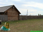 Skanzen Ludorvaj - udmurtsk� d�m s prout�n�m plotem