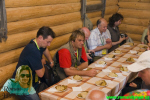 Skanzen Ludorvaj - perepe�e a bliny (pala�inky) - n�rodn� udmurtsk� j�dlo p�ipravovan� tradi�n�m zp�sobem